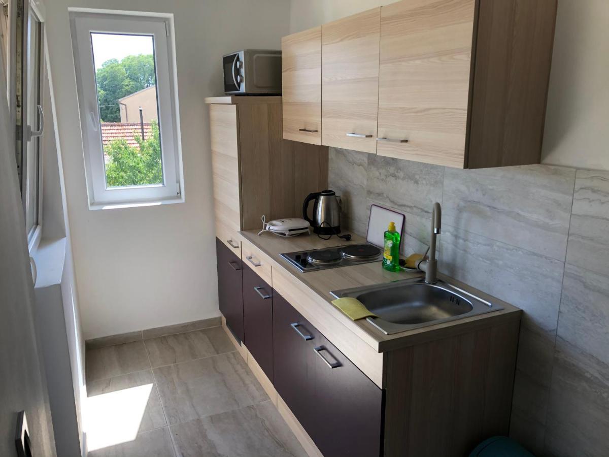 Apartmani Bm Biograd Na Moru Buitenkant foto
