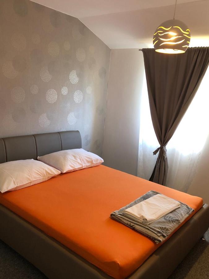 Apartmani Bm Biograd Na Moru Buitenkant foto