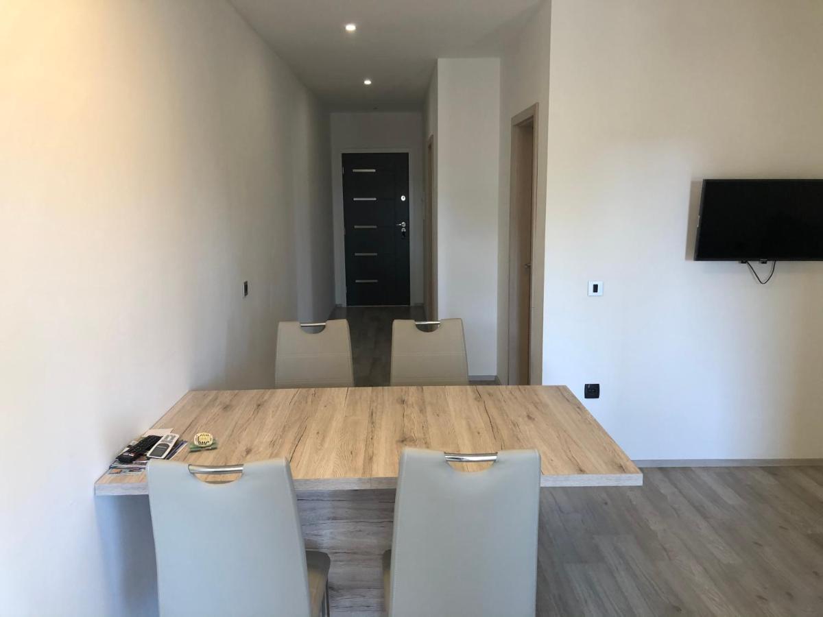 Apartmani Bm Biograd Na Moru Buitenkant foto