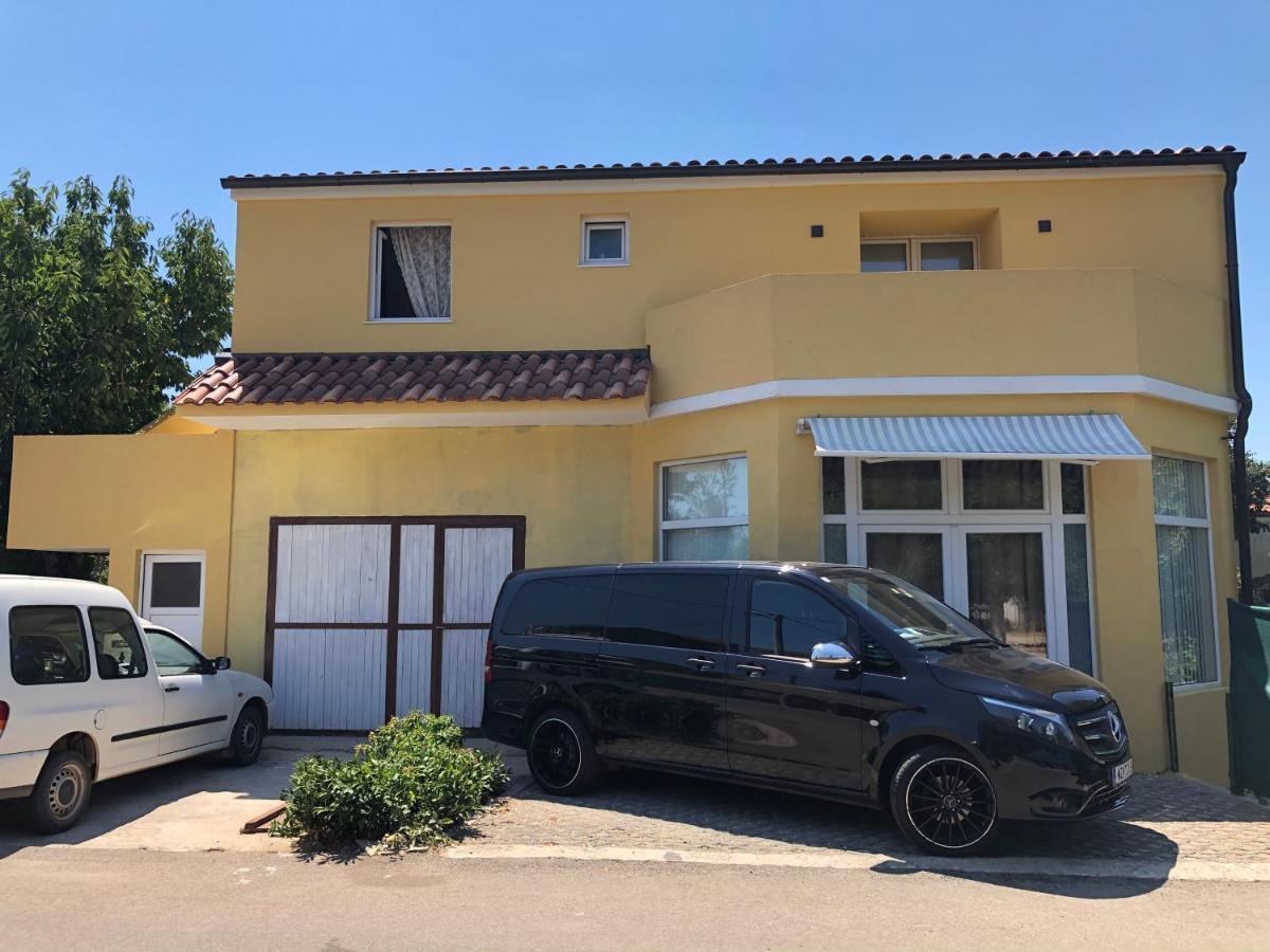 Apartmani Bm Biograd Na Moru Buitenkant foto