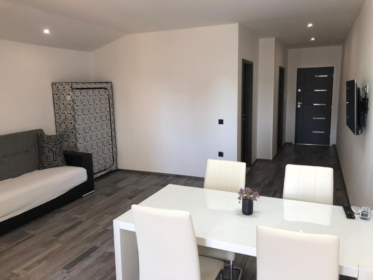 Apartmani Bm Biograd Na Moru Buitenkant foto