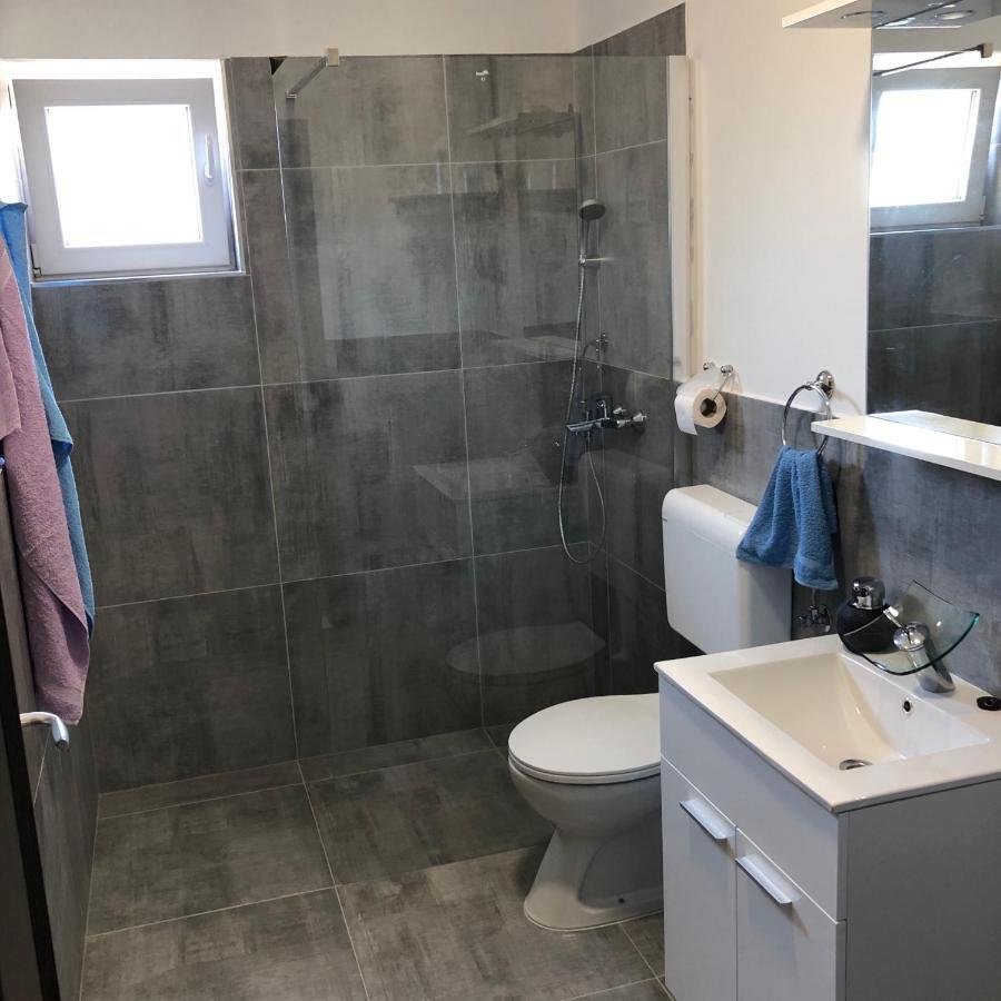 Apartmani Bm Biograd Na Moru Buitenkant foto